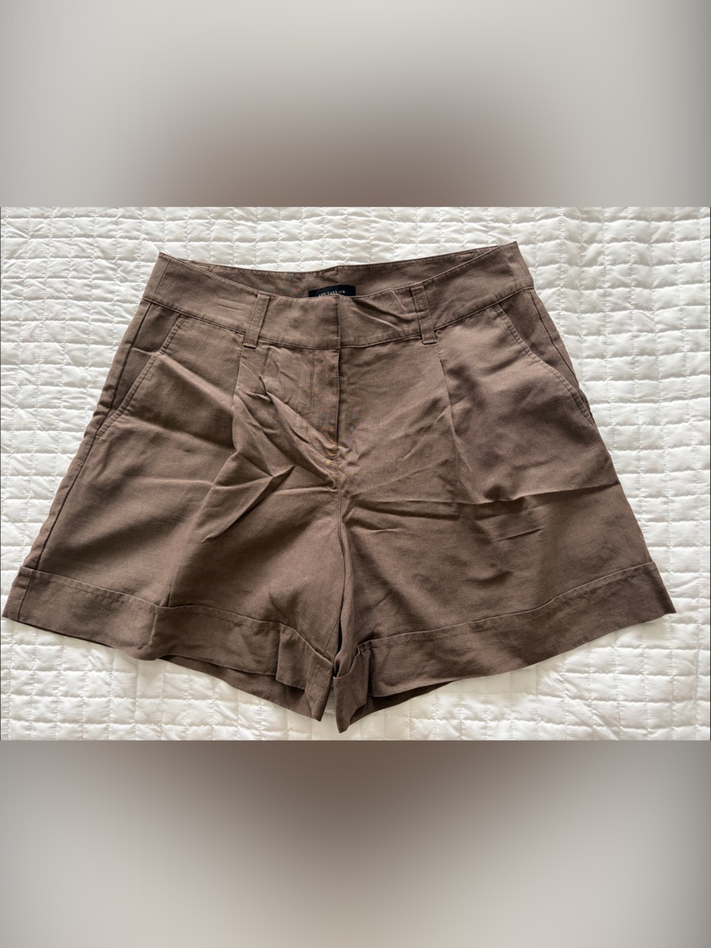 Ann Taylor Pleated 5” Shorts